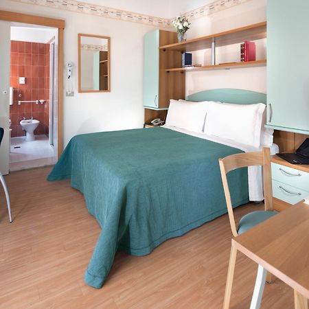Hotel Sampaoli Белларія-Іджеа-Марина Екстер'єр фото
