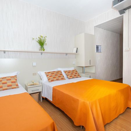 Hotel Sampaoli Белларія-Іджеа-Марина Екстер'єр фото