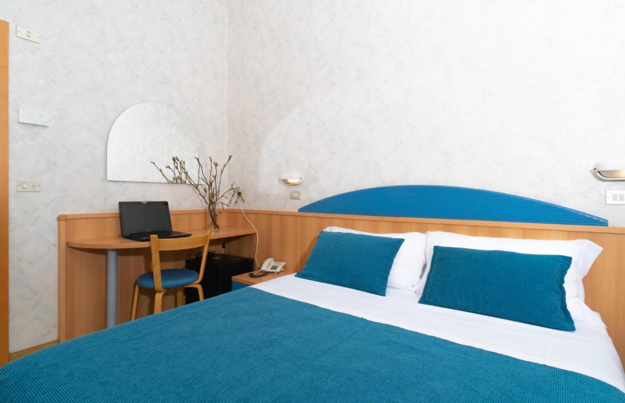 Hotel Sampaoli Белларія-Іджеа-Марина Екстер'єр фото