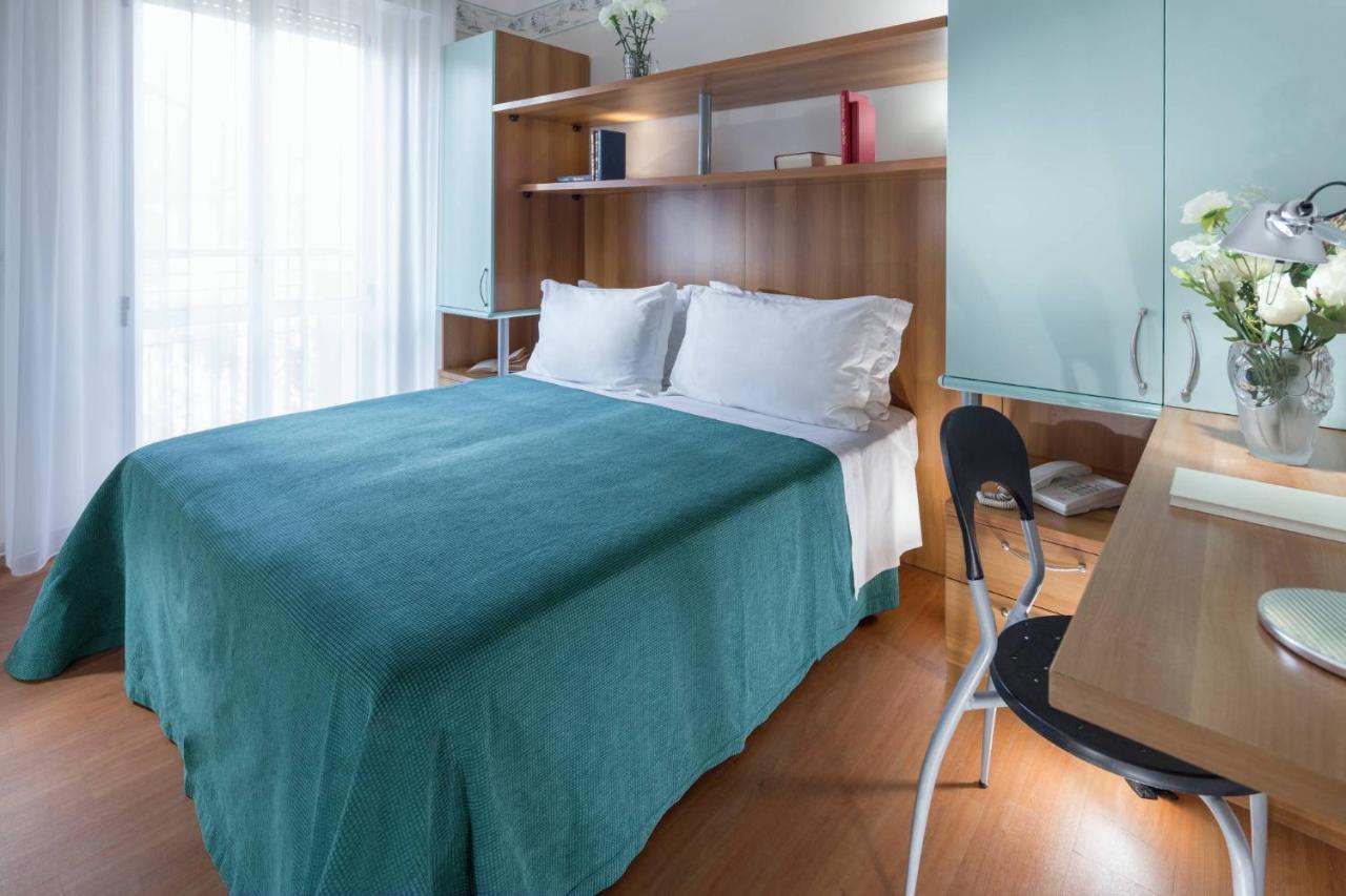 Hotel Sampaoli Белларія-Іджеа-Марина Екстер'єр фото