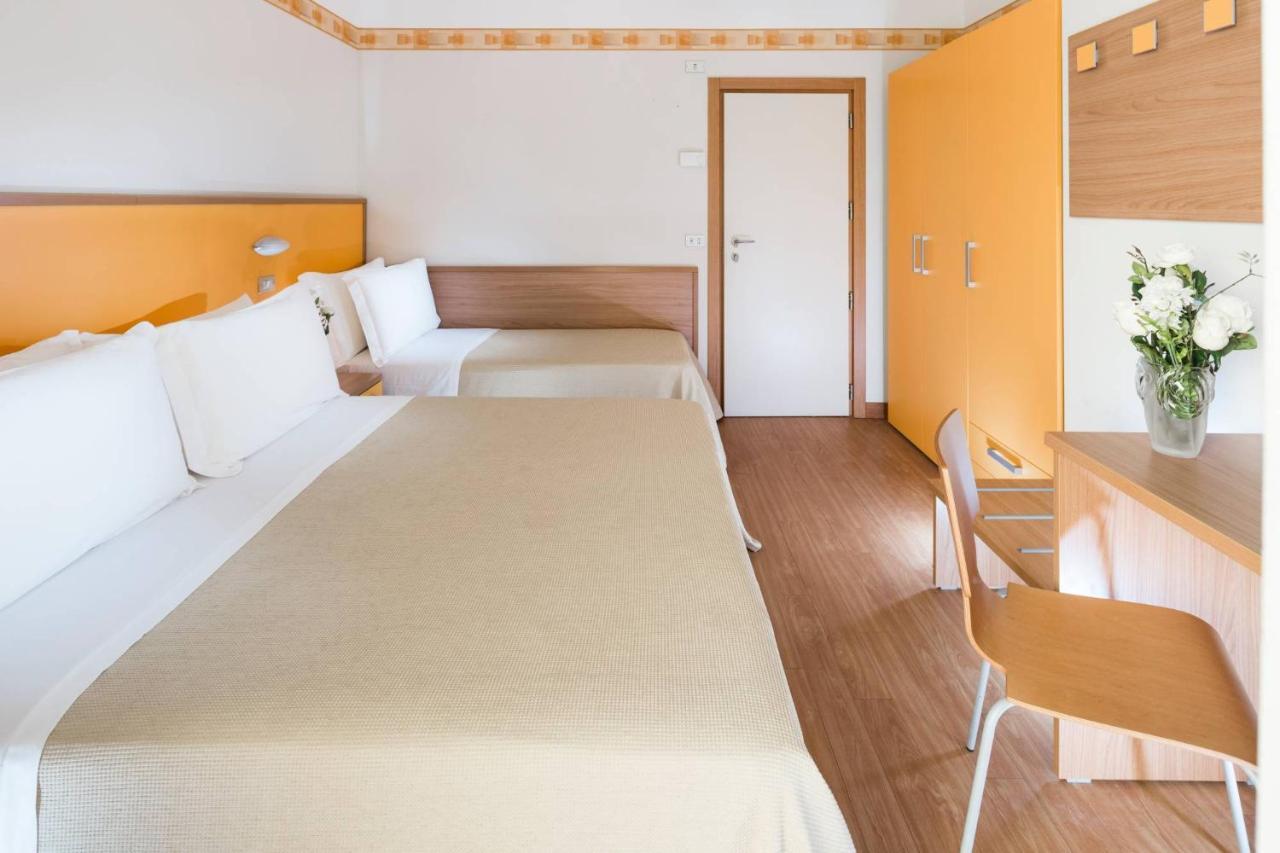 Hotel Sampaoli Белларія-Іджеа-Марина Екстер'єр фото