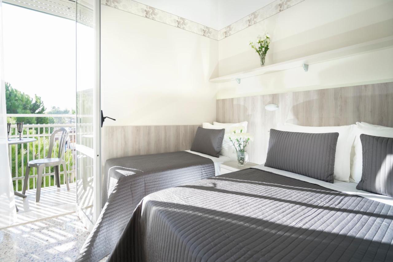 Hotel Sampaoli Белларія-Іджеа-Марина Екстер'єр фото