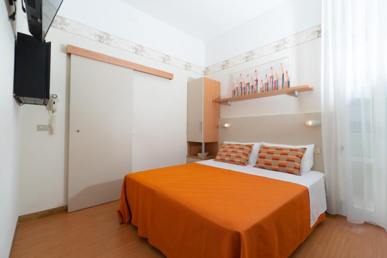 Hotel Sampaoli Белларія-Іджеа-Марина Екстер'єр фото