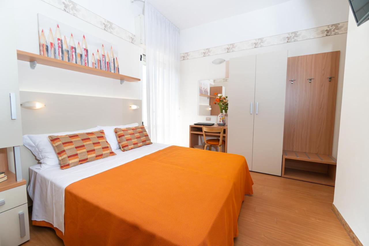 Hotel Sampaoli Белларія-Іджеа-Марина Екстер'єр фото