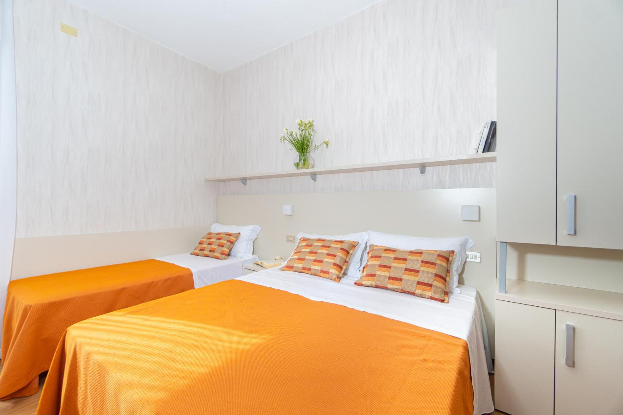 Hotel Sampaoli Белларія-Іджеа-Марина Екстер'єр фото