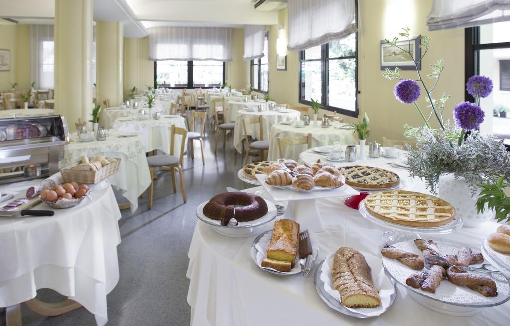 Hotel Sampaoli Белларія-Іджеа-Марина Екстер'єр фото
