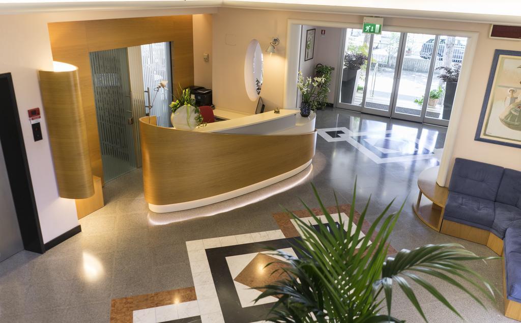Hotel Sampaoli Белларія-Іджеа-Марина Екстер'єр фото